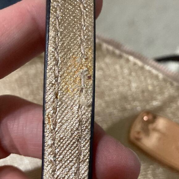 MICHAEL KORS, SMALL CINDY GOLD LEATHER CROSSBODY BAG - Picture 12 of 12